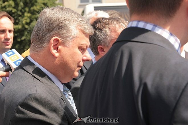 Parlamentarzyści PiS pod pomnikiem im. Lecha Kaczyńskiego [11.06.2014] - zdjęcie #38 - eOstroleka.pl