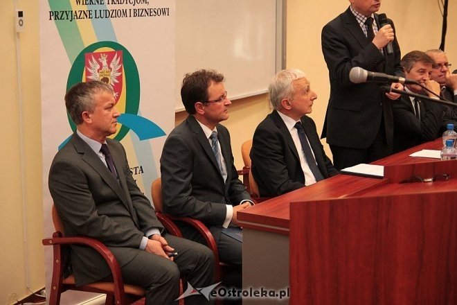 Wyjazdowe posiedzenie klubu parlamentarnego PiS w Ostrołęce [11.06.2014] - zdjęcie #3 - eOstroleka.pl