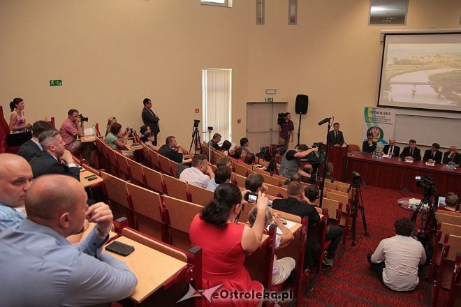 Wyjazdowe posiedzenie klubu parlamentarnego PiS w Ostrołęce [11.06.2014] - zdjęcie #21 - eOstroleka.pl