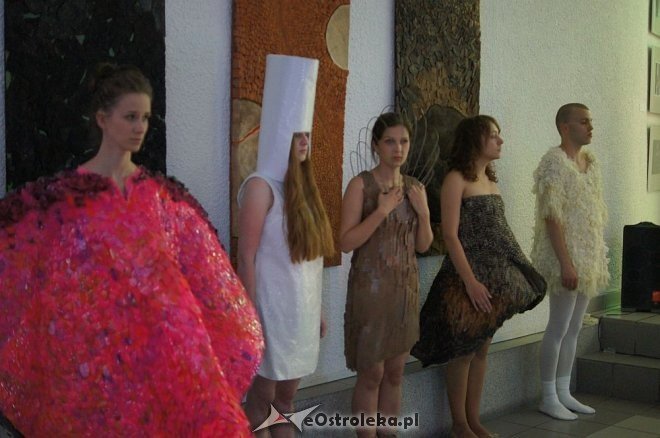 „Zgrzyt” – Wernisaż wystawy prac członków grupy artystycznej Fałdy [12.06.2014] - zdjęcie #24 - eOstroleka.pl