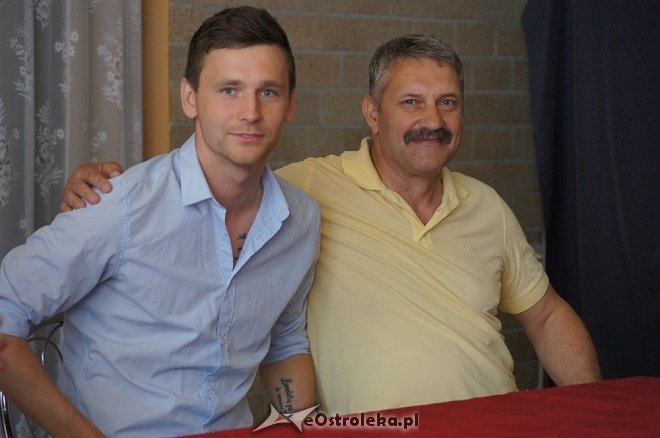 Łukasz Grzeszczyk spotykał się z młodymi piłkarzami z Ostrołęki [12,06,2014] - zdjęcie #13 - eOstroleka.pl