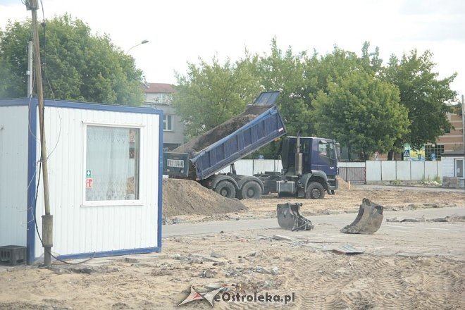 Ostrołęka: Ruszyły prace ziemne przy budowie Hali Targowej [18.06.2014] - zdjęcie #5 - eOstroleka.pl