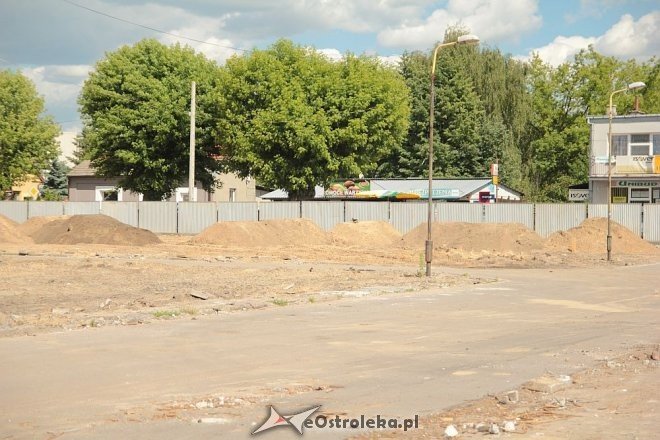 Ostrołęka: Ruszyły prace ziemne przy budowie Hali Targowej [18.06.2014] - zdjęcie #15 - eOstroleka.pl