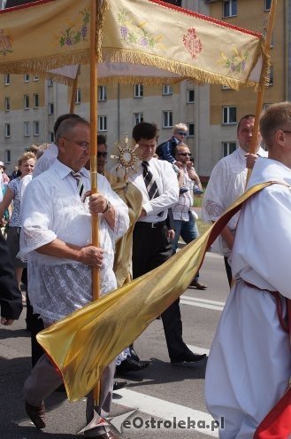 Procesja Bożego Ciała parafii pw. Zbawiciela Świata [19.06.2014] - zdjęcie #46 - eOstroleka.pl