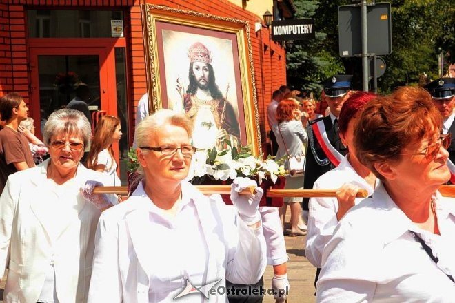 Procesja Bożego Ciała w sanktuarium pw. św Antoniego Padewskiego [19.06.2014] - zdjęcie #41 - eOstroleka.pl