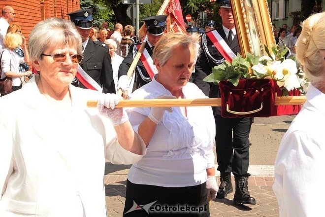 Procesja Bożego Ciała w sanktuarium pw. św Antoniego Padewskiego [19.06.2014] - zdjęcie #107 - eOstroleka.pl