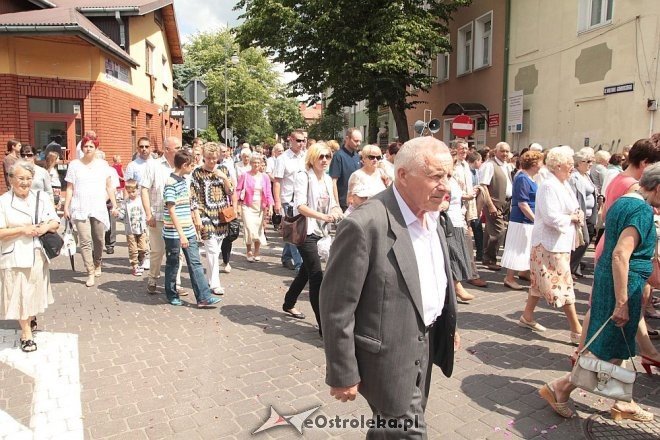 Procesja Bożego Ciała w sanktuarium pw. św Antoniego Padewskiego [19.06.2014] - zdjęcie #84 - eOstroleka.pl