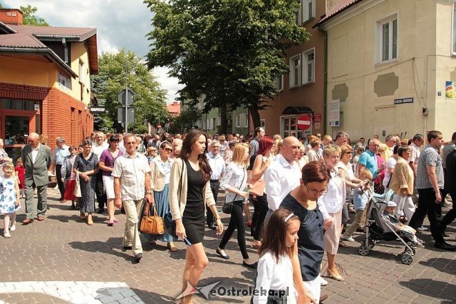 Procesja Bożego Ciała w sanktuarium pw. św Antoniego Padewskiego [19.06.2014] - zdjęcie #77 - eOstroleka.pl