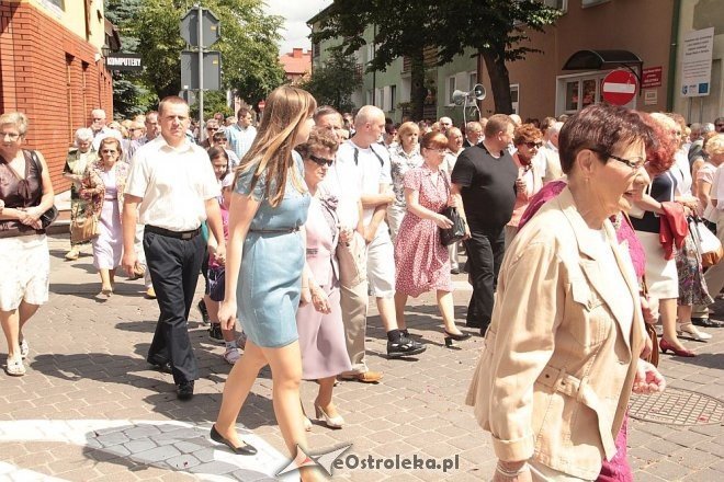 Procesja Bożego Ciała w sanktuarium pw. św Antoniego Padewskiego [19.06.2014] - zdjęcie #64 - eOstroleka.pl