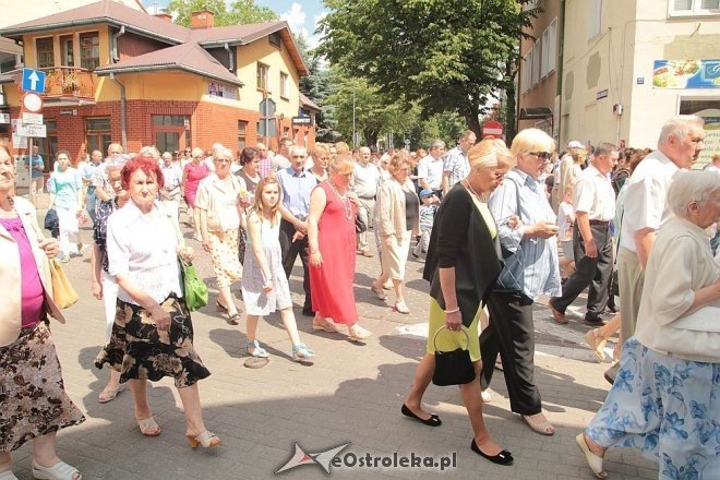 Procesja Bożego Ciała w sanktuarium pw. św Antoniego Padewskiego [19.06.2014] - zdjęcie #87 - eOstroleka.pl