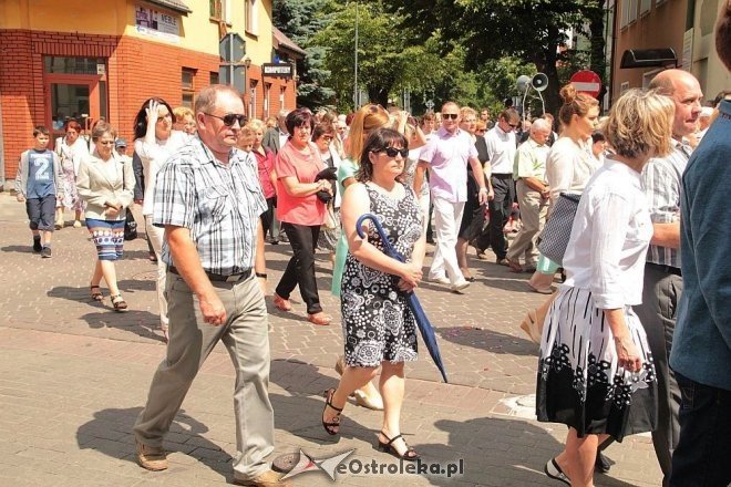 Procesja Bożego Ciała w sanktuarium pw. św Antoniego Padewskiego [19.06.2014] - zdjęcie #57 - eOstroleka.pl