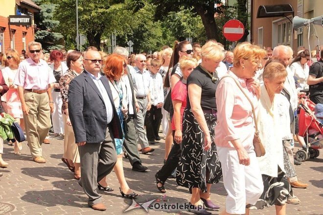 Procesja Bożego Ciała w sanktuarium pw. św Antoniego Padewskiego [19.06.2014] - zdjęcie #55 - eOstroleka.pl