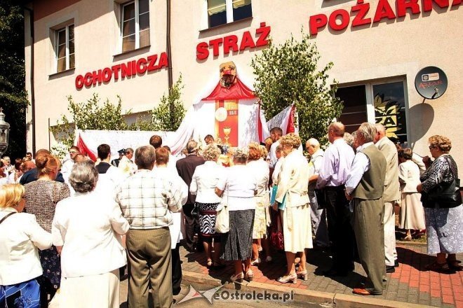 Procesja Bożego Ciała w sanktuarium pw. św Antoniego Padewskiego [19.06.2014] - zdjęcie #49 - eOstroleka.pl