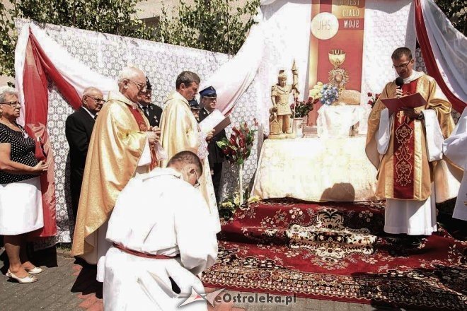 Procesja Bożego Ciała w sanktuarium pw. św Antoniego Padewskiego [19.06.2014] - zdjęcie #48 - eOstroleka.pl