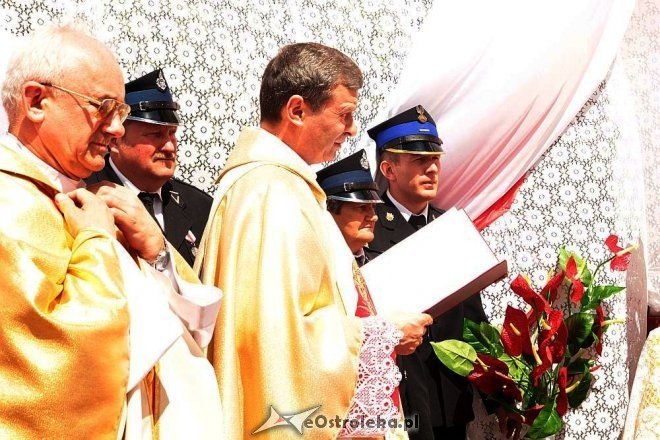 Procesja Bożego Ciała w sanktuarium pw. św Antoniego Padewskiego [19.06.2014] - zdjęcie #46 - eOstroleka.pl