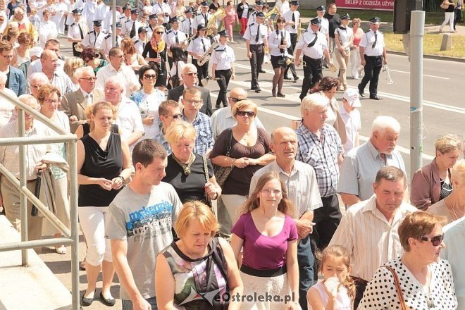 Procesja Bożego Ciała w sanktuarium pw. św Antoniego Padewskiego [19.06.2014] - zdjęcie #37 - eOstroleka.pl