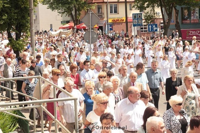 Procesja Bożego Ciała w sanktuarium pw. św Antoniego Padewskiego [19.06.2014] - zdjęcie #33 - eOstroleka.pl