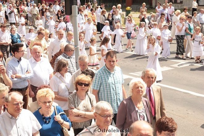Procesja Bożego Ciała w sanktuarium pw. św Antoniego Padewskiego [19.06.2014] - zdjęcie #31 - eOstroleka.pl