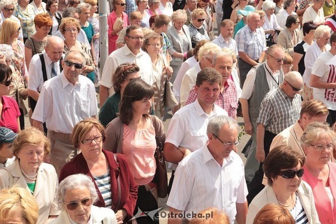 Procesja Bożego Ciała w sanktuarium pw. św Antoniego Padewskiego [19.06.2014] - zdjęcie #24 - eOstroleka.pl