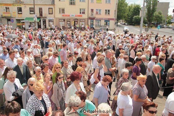 Procesja Bożego Ciała w sanktuarium pw. św Antoniego Padewskiego [19.06.2014] - zdjęcie #20 - eOstroleka.pl