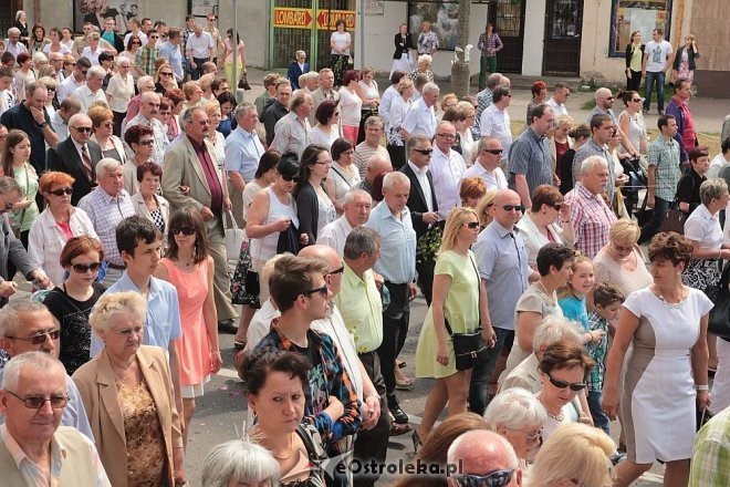 Procesja Bożego Ciała w sanktuarium pw. św Antoniego Padewskiego [19.06.2014] - zdjęcie #18 - eOstroleka.pl