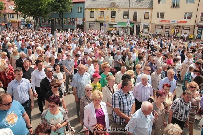 Procesja Bożego Ciała w sanktuarium pw. św Antoniego Padewskiego [19.06.2014] - zdjęcie #15 - eOstroleka.pl