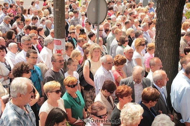 Procesja Bożego Ciała w sanktuarium pw. św Antoniego Padewskiego [19.06.2014] - zdjęcie #12 - eOstroleka.pl
