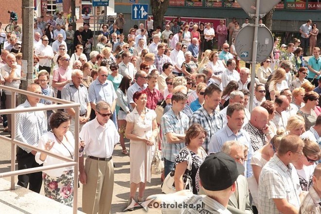 Procesja Bożego Ciała w sanktuarium pw. św Antoniego Padewskiego [19.06.2014] - zdjęcie #6 - eOstroleka.pl