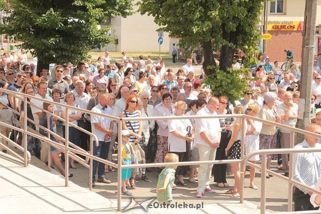 Procesja Bożego Ciała w sanktuarium pw. św Antoniego Padewskiego [19.06.2014] - zdjęcie #5 - eOstroleka.pl