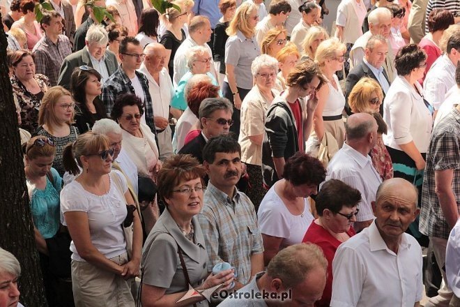 Procesja Bożego Ciała w sanktuarium pw. św Antoniego Padewskiego [19.06.2014] - zdjęcie #4 - eOstroleka.pl