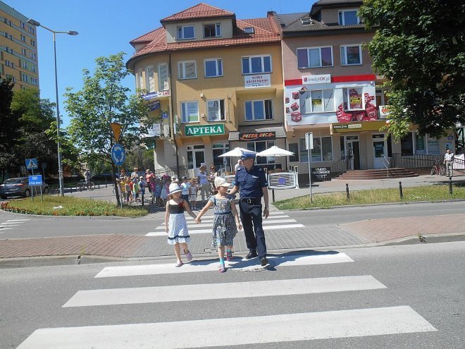 Maluchy z miejskiej „ósemki” wiedzą jak być bezpiecznym w wakacje [22.06.2014] - zdjęcie #3 - eOstroleka.pl