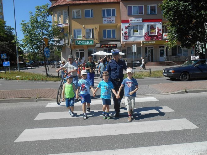 Maluchy z miejskiej „ósemki” wiedzą jak być bezpiecznym w wakacje [22.06.2014] - zdjęcie #5 - eOstroleka.pl