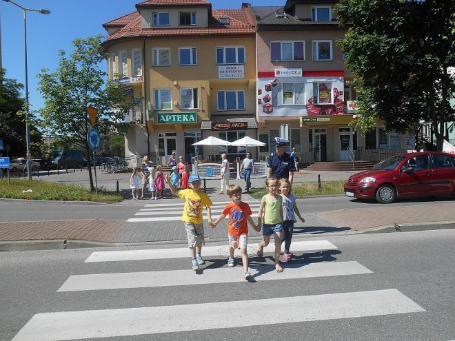 Maluchy z miejskiej „ósemki” wiedzą jak być bezpiecznym w wakacje [22.06.2014] - zdjęcie #6 - eOstroleka.pl