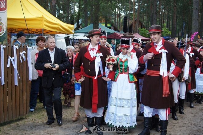 Wesele Kurpiowskie 2014: Ceremonia zaślubin po kurpiowsku [22.06.2014] - zdjęcie #198 - eOstroleka.pl