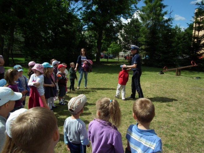 Policja: Profilaktyka wśród przedszkolaków [26.06.2014] - zdjęcie #11 - eOstroleka.pl