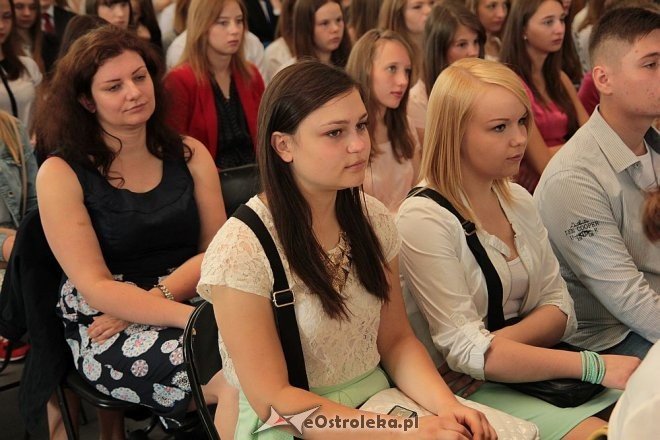 Zakończenie roku szkolnego w I Liceum Ogólnokształcącym [27.06.2014] - zdjęcie #66 - eOstroleka.pl