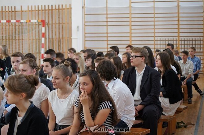 Uroczyste zakończenie roku szkolnego w Gimnazjum nr 2 [ZDJĘCIA] - zdjęcie #10 - eOstroleka.pl