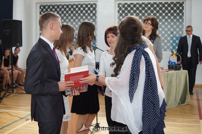 Uroczyste zakończenie roku szkolnego w Gimnazjum nr 2 [ZDJĘCIA] - zdjęcie #27 - eOstroleka.pl