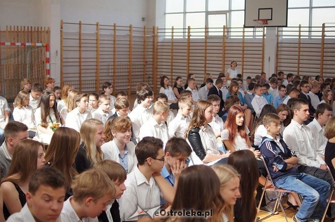 Uroczyste zakończenie roku szkolnego w Gimnazjum nr 2 [ZDJĘCIA] - zdjęcie #30 - eOstroleka.pl