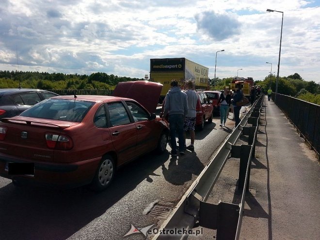 Karambol na „starym moście”. Zderzyły się cztery pojazdy [27.06.2014] - zdjęcie #4 - eOstroleka.pl