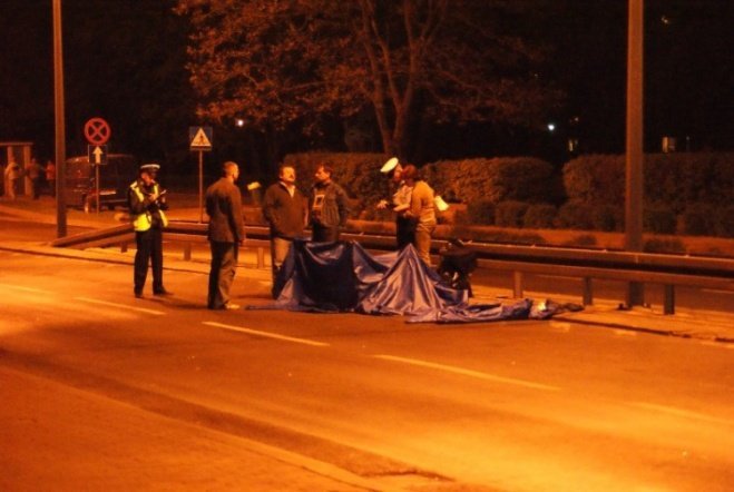 Śmiertelny wypadek na ul. Tragutta (01.05.09) - zdjęcie #11 - eOstroleka.pl