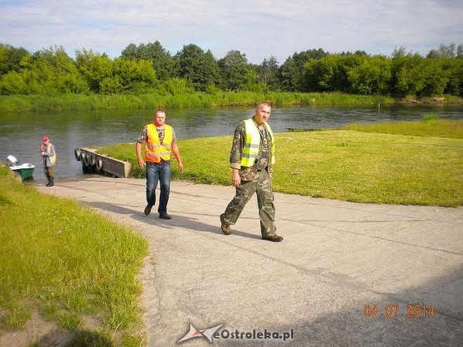 Kolejna akcja zarybiania lokalnych rzek: Do Orza i Szkwy trafiło około tysiąca narybku klenia [05.07.2014] - zdjęcie #6 - eOstroleka.pl