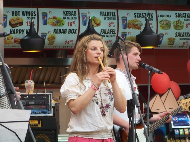 Koncert zespołu Tuhaj Bej w Galerii Bursztynowej (06.06.2014) - zdjęcie #39 - eOstroleka.pl