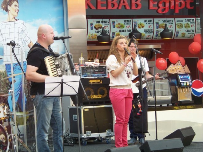 Koncert zespołu Tuhaj Bej w Galerii Bursztynowej (06.06.2014) - zdjęcie #24 - eOstroleka.pl