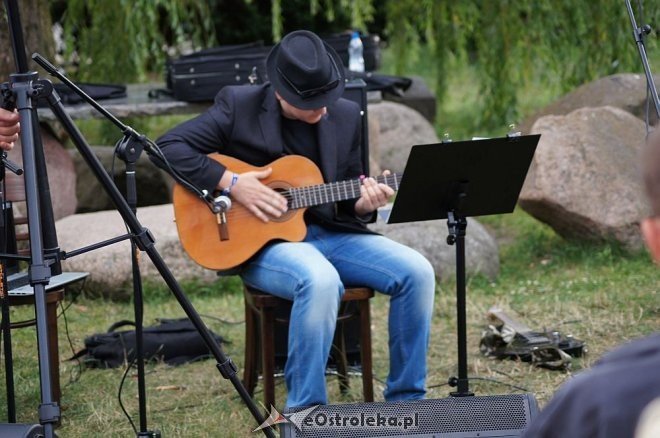 Art Czwartek: Recital Piotra Grzyba [10.07.2014] - zdjęcie #25 - eOstroleka.pl