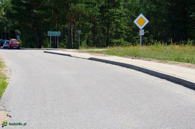 Czarnia już z chodnikiem [18.07.2014] - zdjęcie #9 - eOstroleka.pl