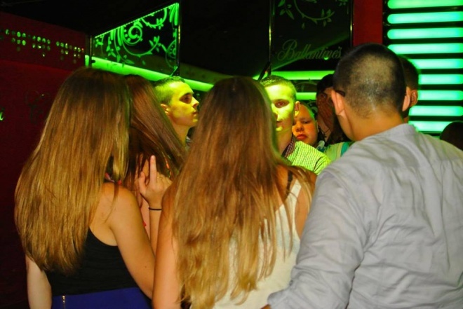 Hawajska Noc w klubie Ibiza Zalesie[26.07.2014] - zdjęcie #67 - eOstroleka.pl