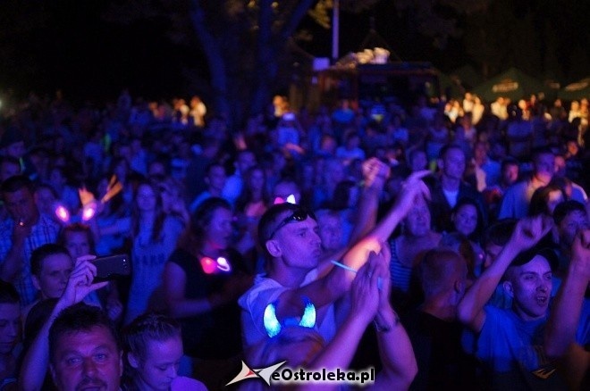 Maxx Dance gwiazdą kolejnej „Nocy z gwiazdami pod gwiazdami” w Szarłacie [27.07.2014] - zdjęcie #73 - eOstroleka.pl