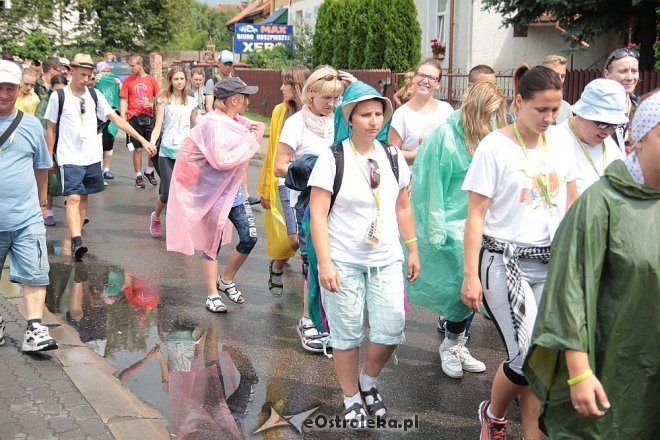 Piesza ełcka pielgrzymka na Jasną Górę zawitała do Ostrołęki [31.07.2014] - zdjęcie #30 - eOstroleka.pl