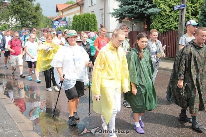 Piesza ełcka pielgrzymka na Jasną Górę zawitała do Ostrołęki [31.07.2014] - zdjęcie #33 - eOstroleka.pl